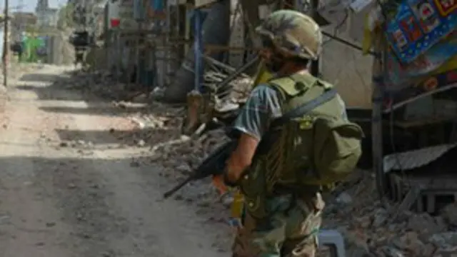 فوج نے اہم شہری علاقوں کو شدت پسندوں سے صاف کرنے کا دعویٰ کیا ہے