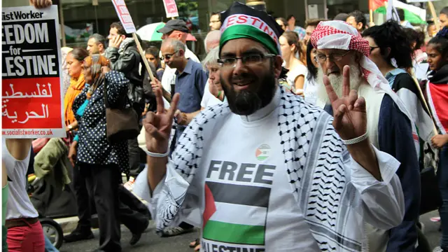 عکس: نیلوفر از لندن