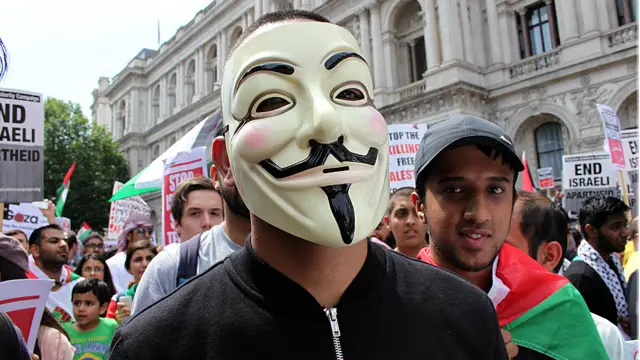 عکس: نیلوفر از لندن