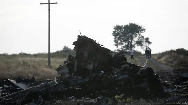 Vụ nổ MH17 vừa bồi thêm một cú nữa vào Malaysia Airlines trong lúc họ đang cố gượng dậy từ vụ MH370
