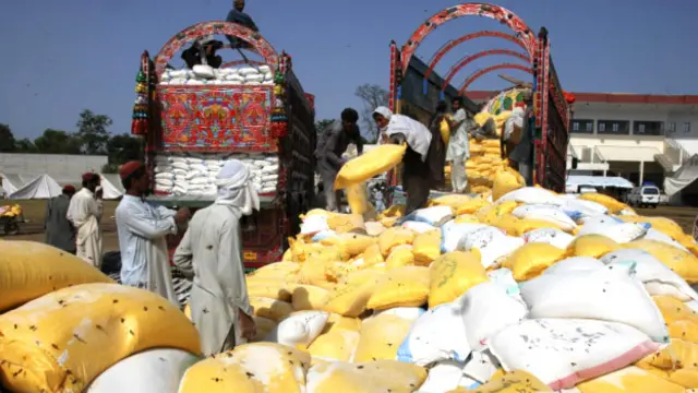 اس آپریشن کے نتیجے میں لاکھو افراد بے گھر ہو گئے ہیں جن کے لیے فوج نے راشن جمع کرنے کا دعوی کیا ہے