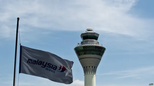 马航为MH17空难下半期致哀