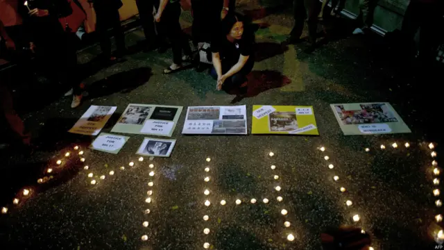 马来西亚吉隆坡为遇难者举行的烛光悼念会。 