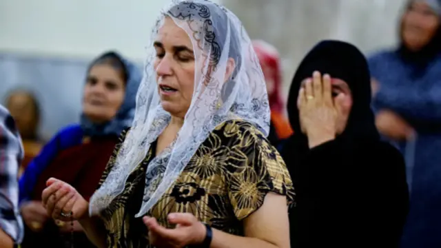 راهبتان فرتا من الموصل الى بلدة قوش المجاورة