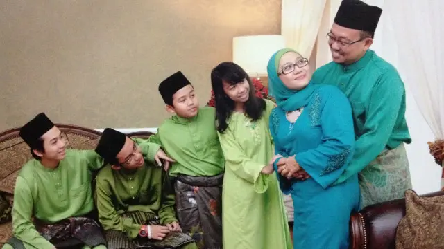 Tambi Jiee dan keluarga