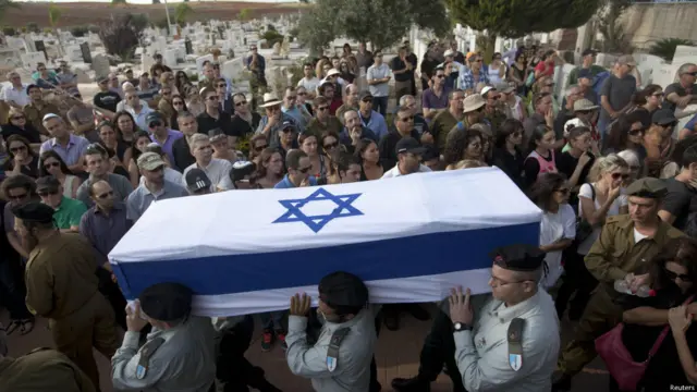 اسراييل وايي د يکشنبې پر ورځ يې ۱۳ سرتېري وژل شوي دي.