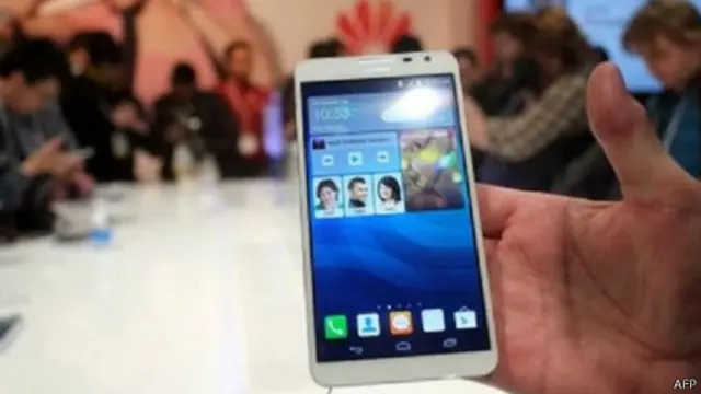 هاتف ذكي من انتاج هواوي الصينية