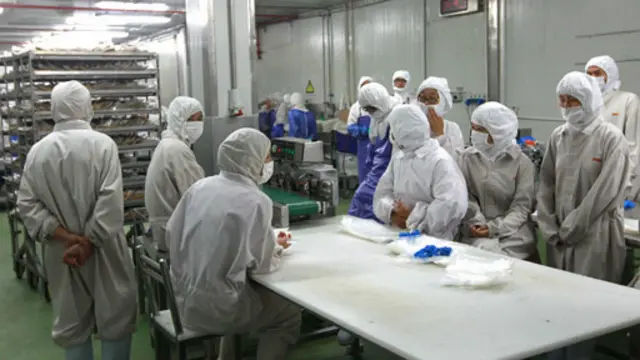 上海福喜公司的生產車間在食藥監官員查封後停止生產