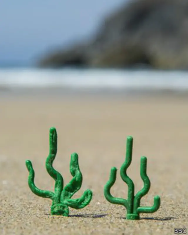 Las playas a las que llegan millones de Lego naufragados BBC News Mundo