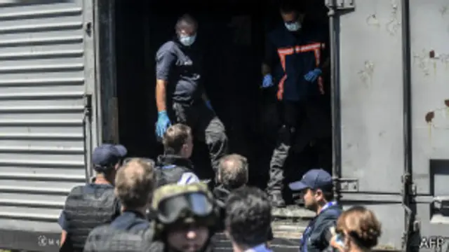 ဒတ်ချ် မှုခင်း ဆေးအဖွဲ့ အလောင်းတွေကို စစ်ဆေး