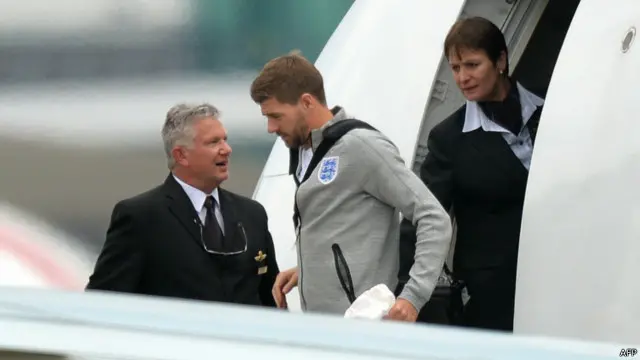 Steven Gerrard sudah mengatakan akan memutuskan karirnya di Timnas Inggris setelah PD Brasil. 