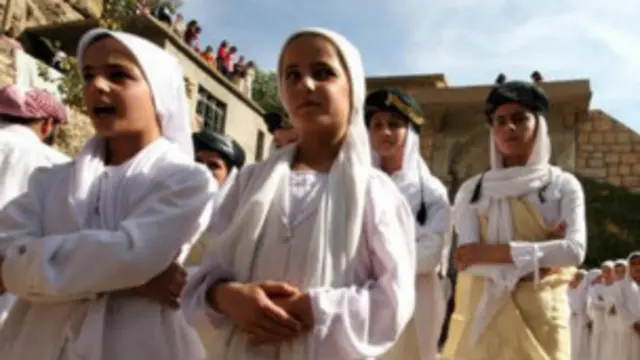 داعش، ایزیدیان را به شیطانپرستی متهم میکند