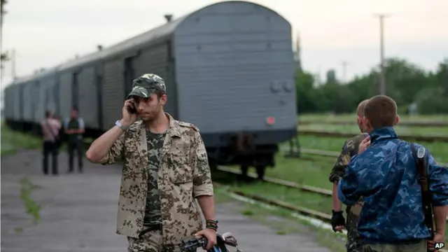 यात्रियों के शव लिए रेलगाड़ी चली