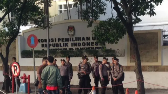 KPU menyatakan haisl pilpres tetap sah secara hukum, walau ditolak Prabowo.