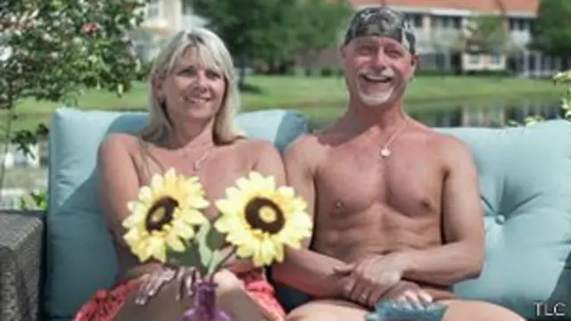 Escena de "Buying Naked"