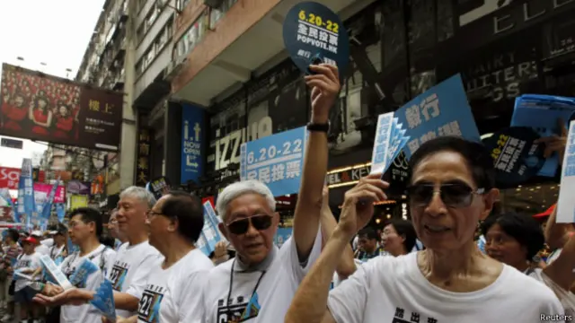 李柱銘(右一)看不到黎智英捐款予政黨有甚麼問題。