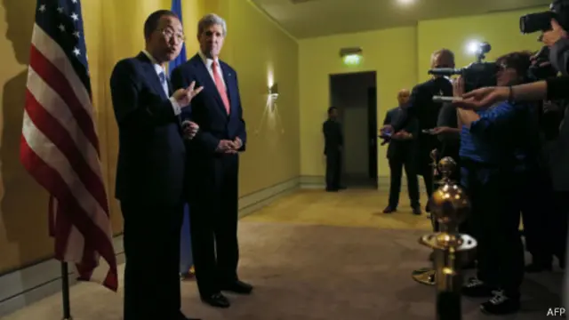 يعتزم كيري البقاء في القاهرة حتى الاربعاء دون مدة محددة لنهاية جولته بالمنطقة