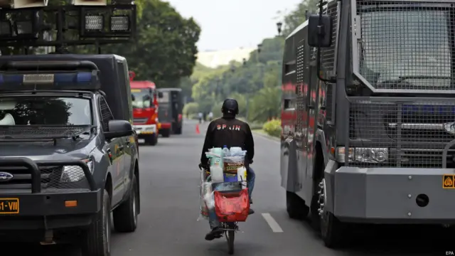 Suasana di sekitar KPU