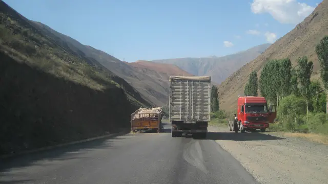 "Йӯл азоби - гӯр азоби",- дейдилар.