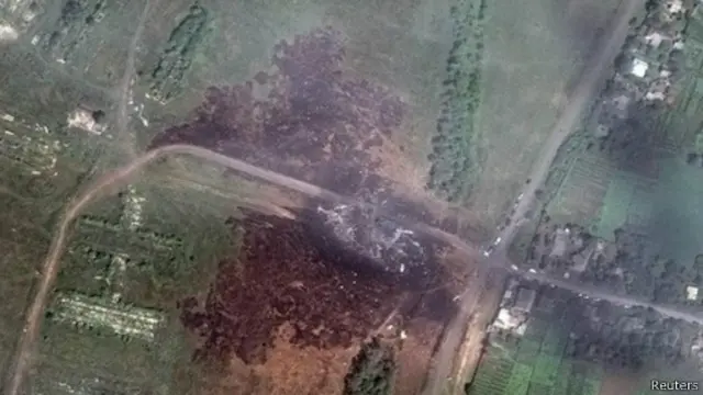 نمای هوایی از محل سقوط هواپیما