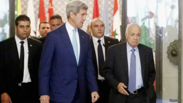 美國國務卿克里在埃及推動新一輪外交斡旋。他說,由埃及提出的一項方案將成為停火協議的框架。