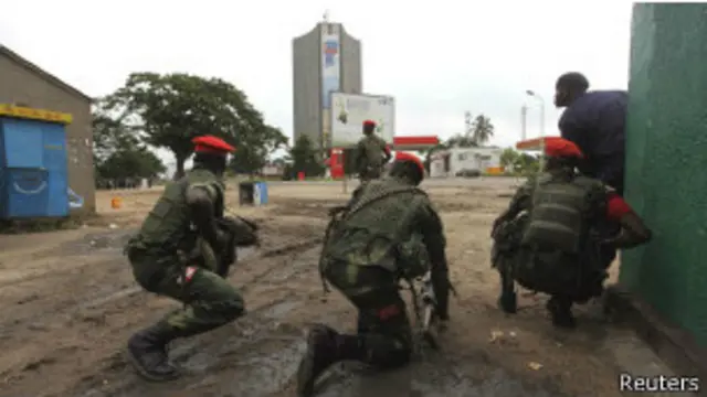 Plusieurs centaines de victimes ont porté plainte pour des crimes qui auraient été commis sous le commandement du lieutenant entre 2005 et 2006