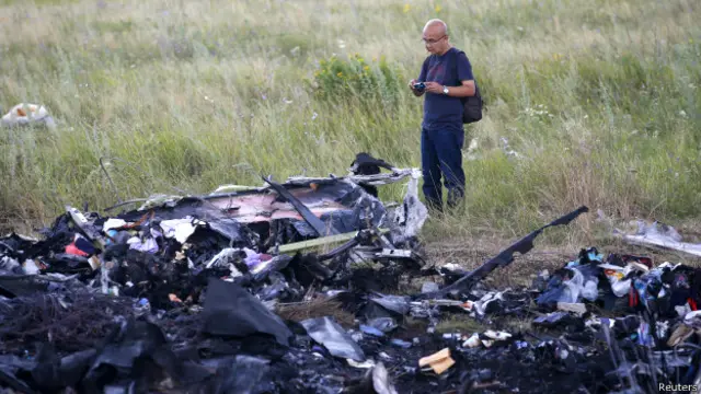 Малазийские эксперты на месте трагедии