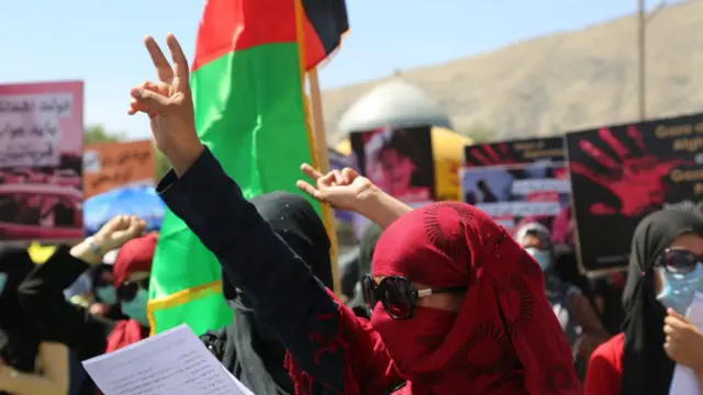 لاریون کوونکو د کابل ښار مرکز ده افغانانو کې جوړ شوی و.