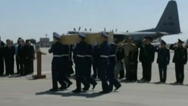 هالنډ د ٢٩٨ سپرليو د مړينې له امله يو ورځنى ملي وير اعلان کړى