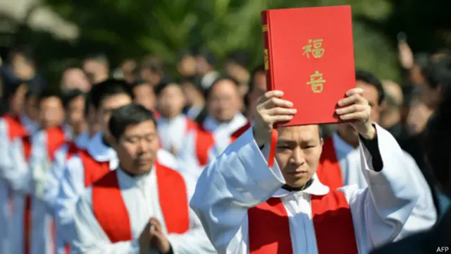 上海某罗马天主教堂的神职人员(22/3/2014)