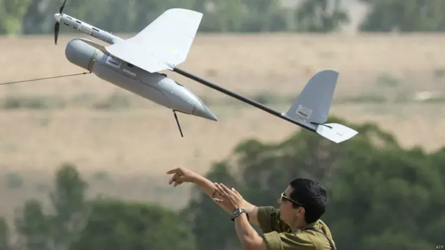 غزہ میں اسرائیلی فوج ہر قسم کا جدید ترین امریکی اور مقامی طور پر بنا گیا اسلحہ استعمال کر رہا ہے جبکہ حماس کے پاس روایتی قسم کے راکٹ ہیں۔