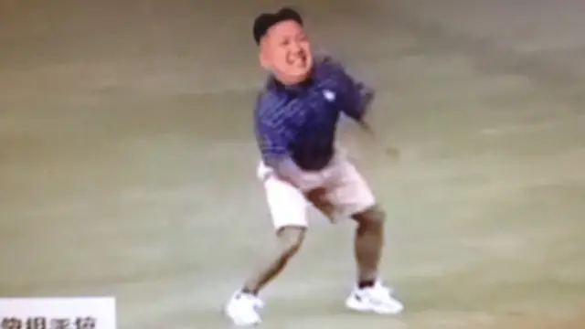 这段视频目前已在门户网站腾讯上被点击了超过5500万次。而在视频分享网站YouTube上，这段视频也被点击超过一百万次。