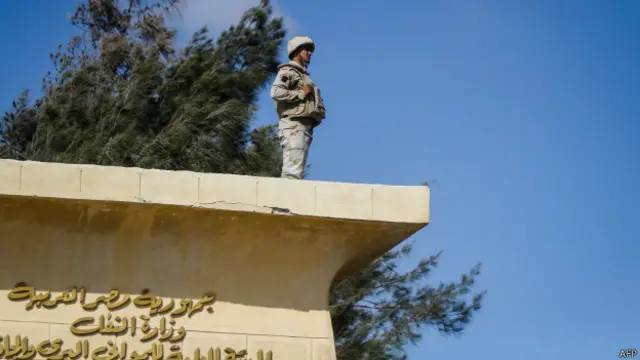 Los túneles empezaron a utilizarse para importar mercancías en la frontera con Egipto.