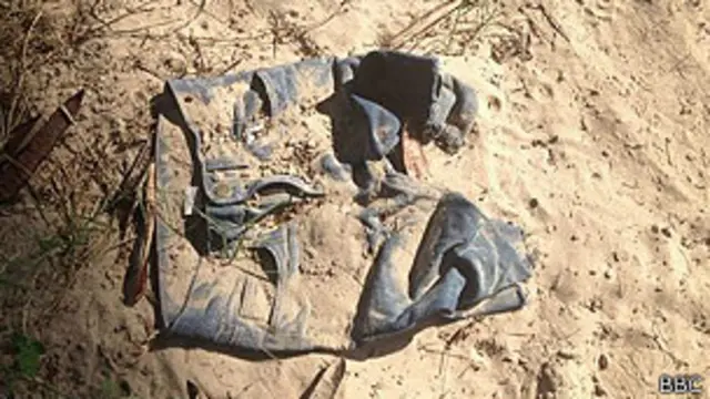 objetos dejados por migrantes en la frontera