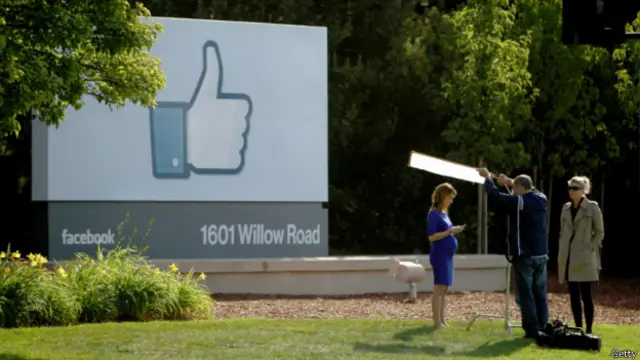 फ़ेसबुक