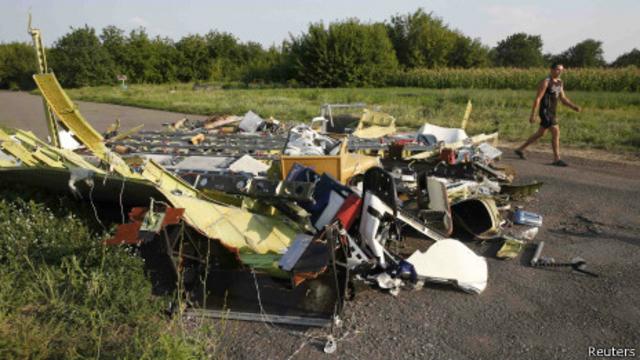 Restos del avión MH17