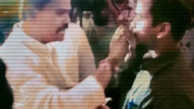 قال راجان فيتشاري (يسارا) إنه كان يحاول فقط أن يحتج على سوء جودة الطعام