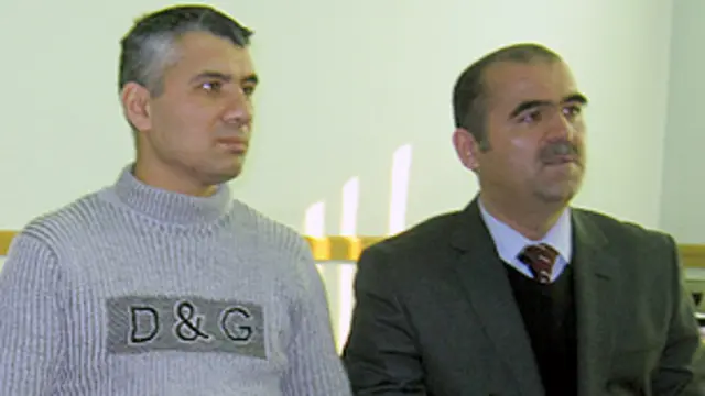 فخرالدین ذاکراف (راست) و شهرت قدرت اف (چپ) دو وکیل پرونده زید سعید اف، موسس حزب تاجیکستان نو