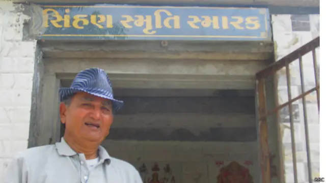 गुजरात, गिर, मारी गई शेरनी याद में बना स्मारक