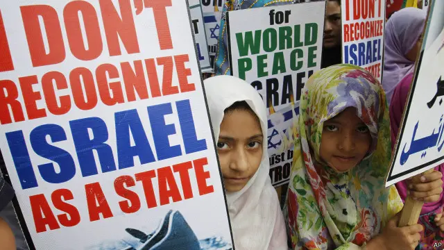 ۔۔۔پاکستان کے شہر کراچی میں بھی اسرائیل کے خلاف مظاہرہ ہوا