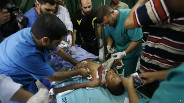 Menino ferido em ataque a escola (AP)