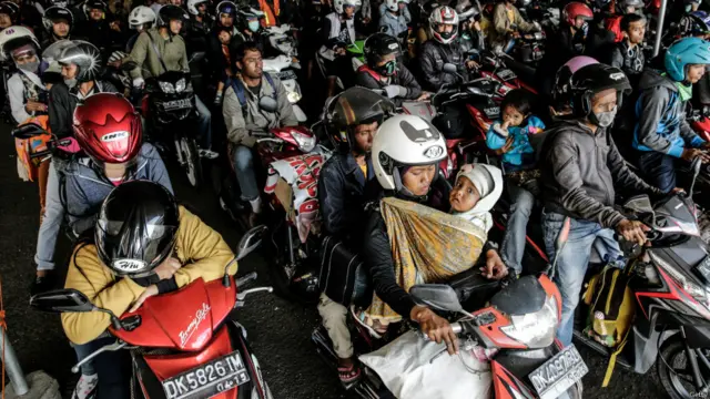 Pemudik sepeda motor