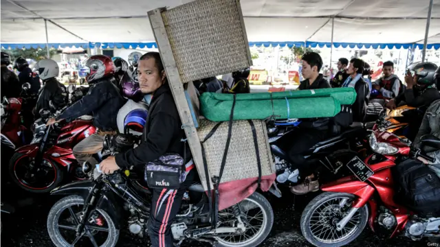 Pemudik sepeda motor