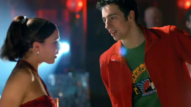 "期末的慶祝不再是回顧他們學了什麼、取得了什麼成績,而是誰穿了什麼,誰有了舞伴。"