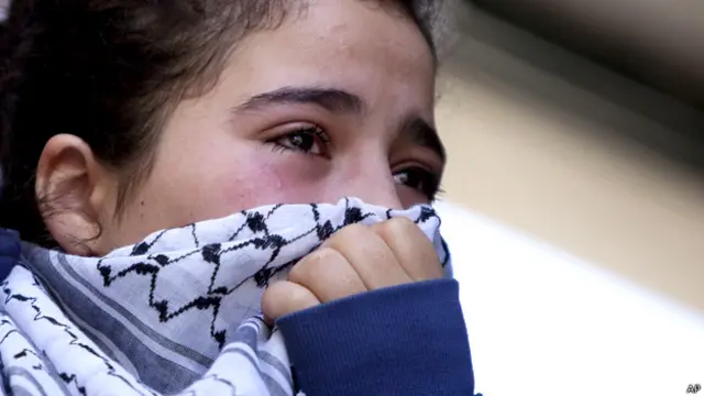 د اسرائیلو په بریدونو کې تر ۸۰۰ ډېر فلسطینیان وژل شوي، چې ډېری یې ولسي وګړي دي