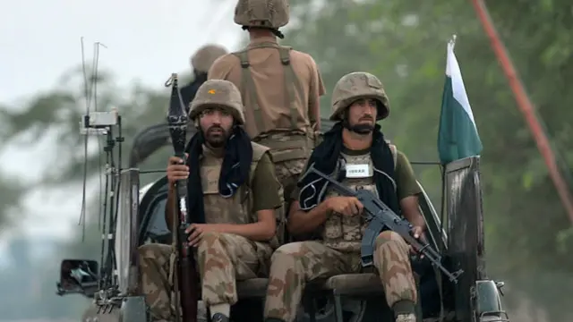 पाक सेना