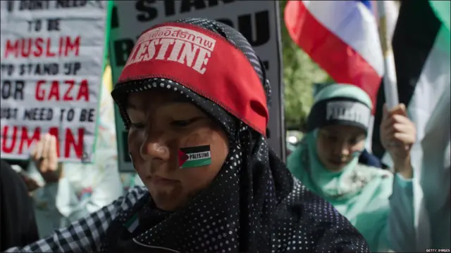 راهپیمایی معترضان به حمله‌های نظامی اسرائیل به غزه در راهپیمایی روز قدس در بانکوک