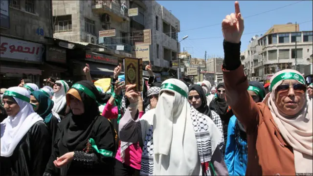 زنان اردنی در جریان راهپیمایی روز قدس در مقابل مسجد الحسینی امان، پایتخت اردن