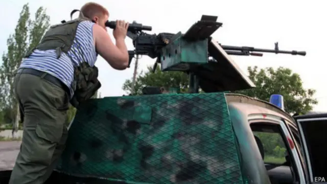 يسعى الاتحاد الأوروبي إلى التضييق على روسيا في إمداد المتمردين الأوكرانيين بالسلاح