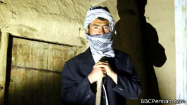 بسم‌الله و سه مرد دیگر خانواده هر شب کشی می‌دهند تا مبادا به علی و زکیه آسیبی برسد